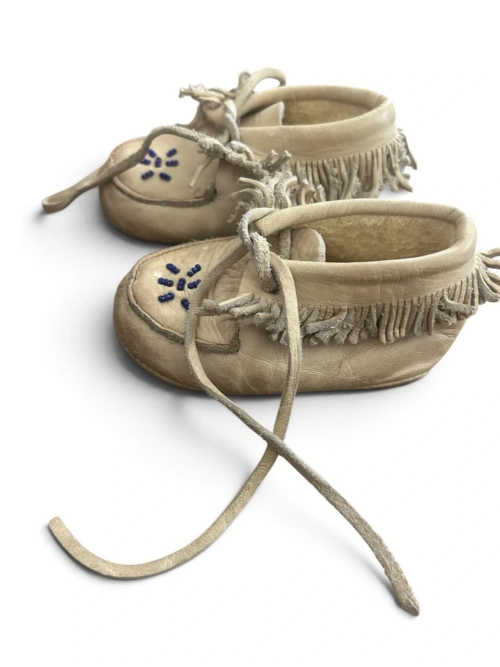 Vintage Baby 6.5 Fringe Moccasin Shoes in Cream with Bead Detail